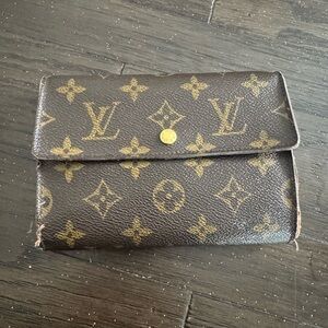 Louis Vuitton Trifold Snap Monogram Wallet